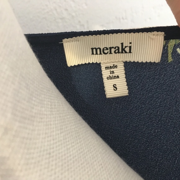 Flutter Sleeve Floral Wrap Top EUC - Picture 6 of 8